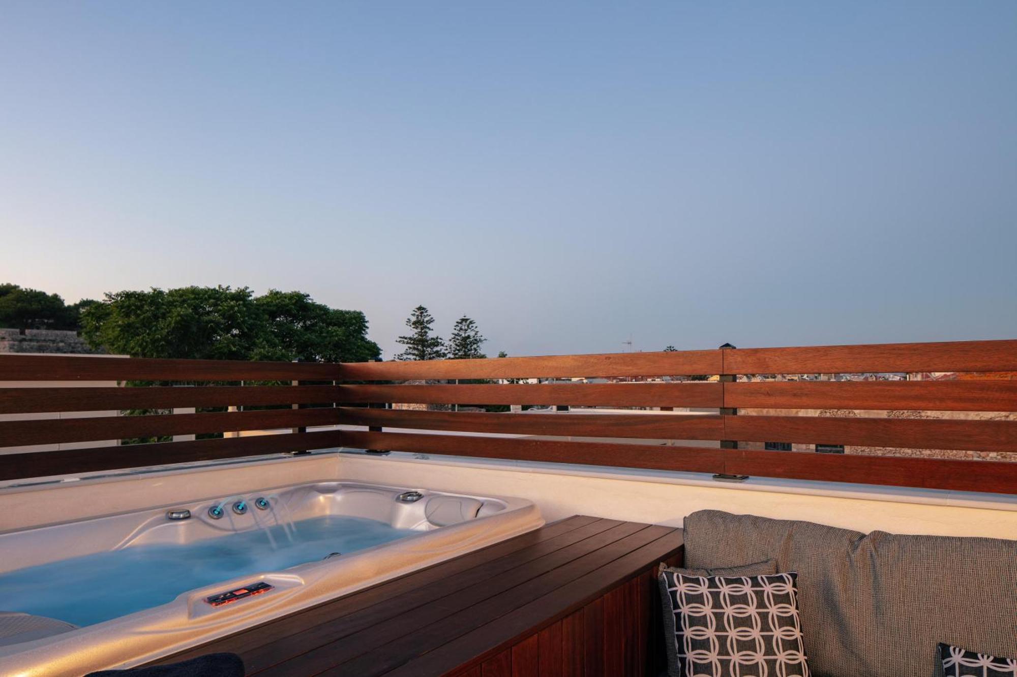 Le Bijou Luxury Suites Rethymno Exteriör bild