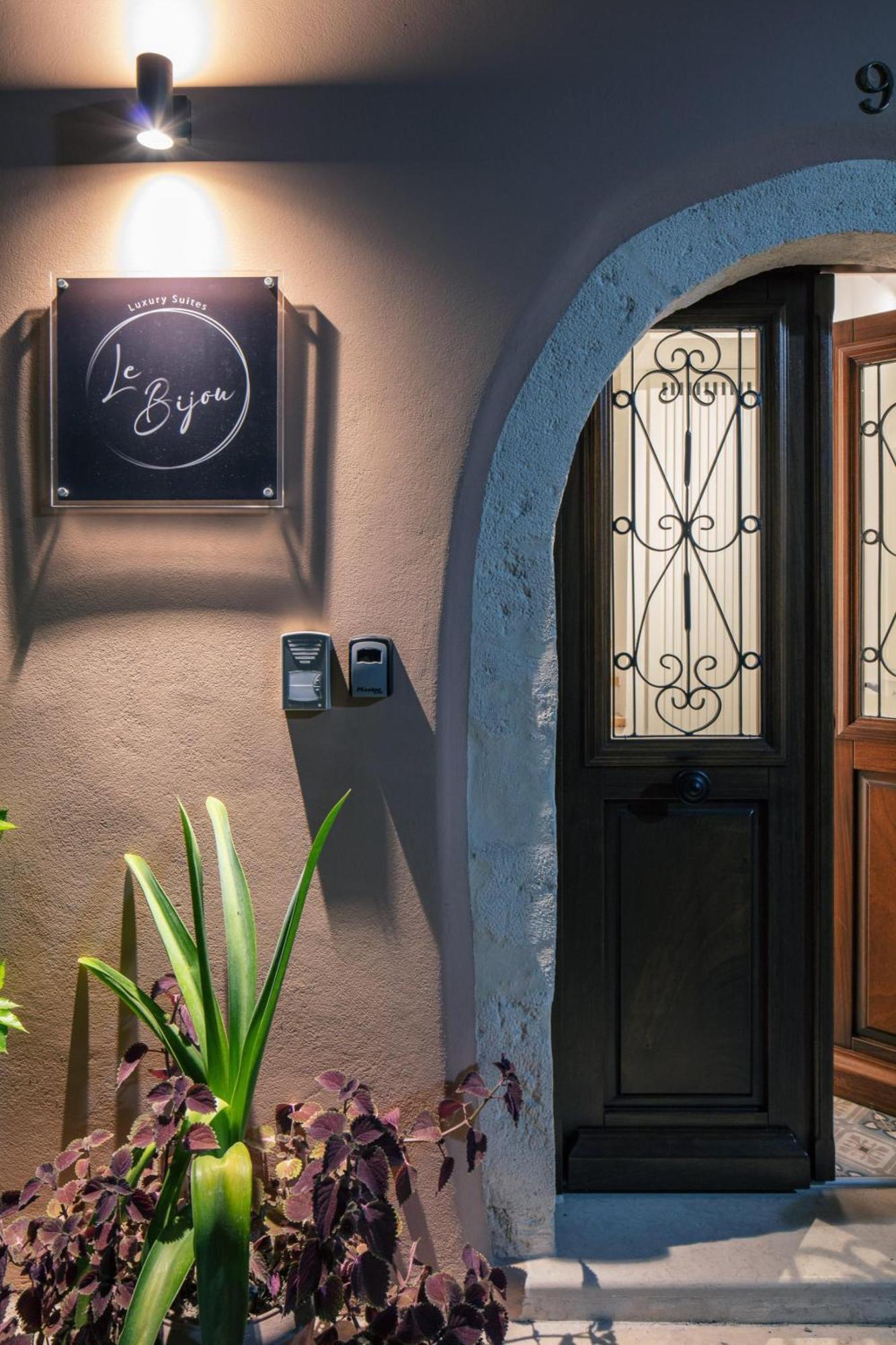 Le Bijou Luxury Suites Rethymno Exteriör bild