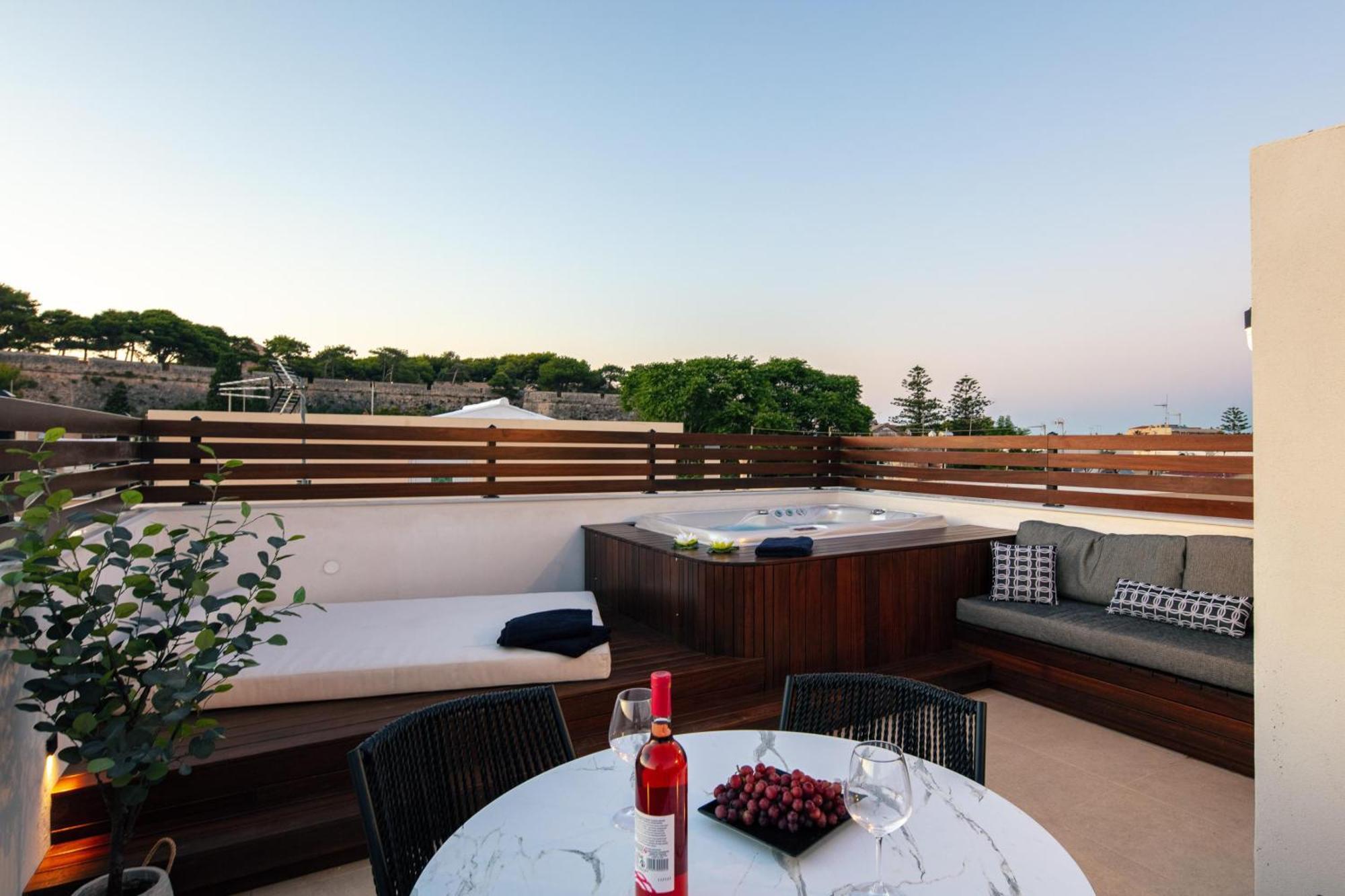 Le Bijou Luxury Suites Rethymno Exteriör bild